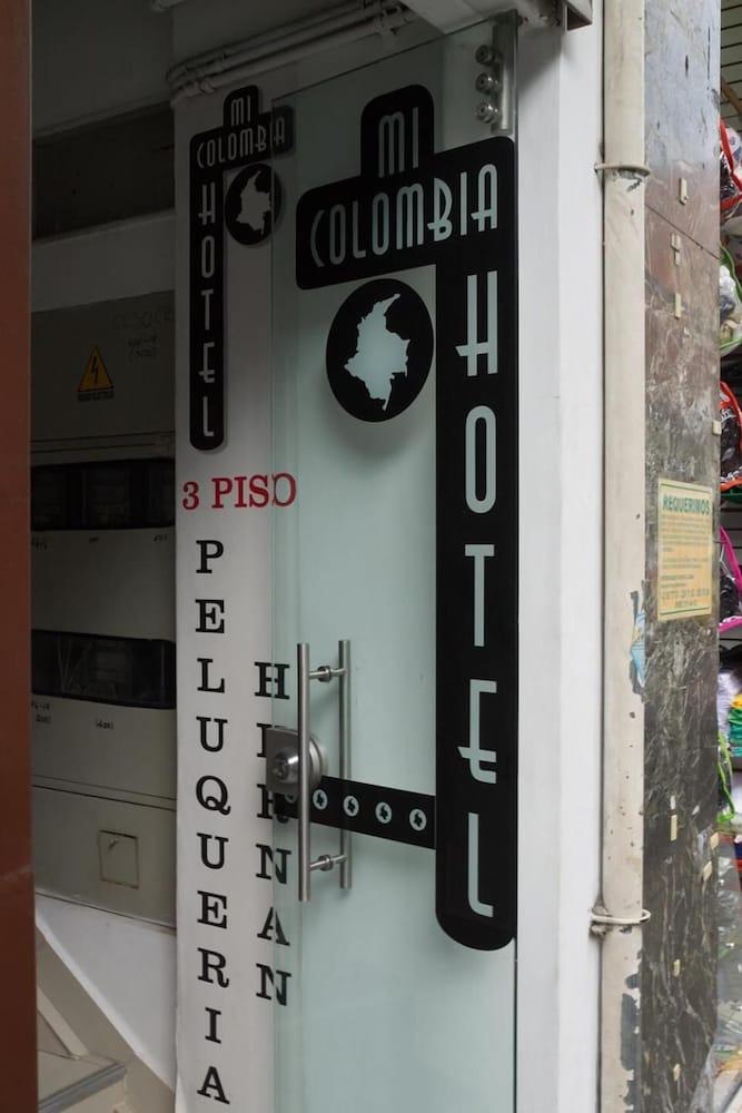 ホテル Ayenda 1254 Mi Colombia メデジン エクステリア 写真